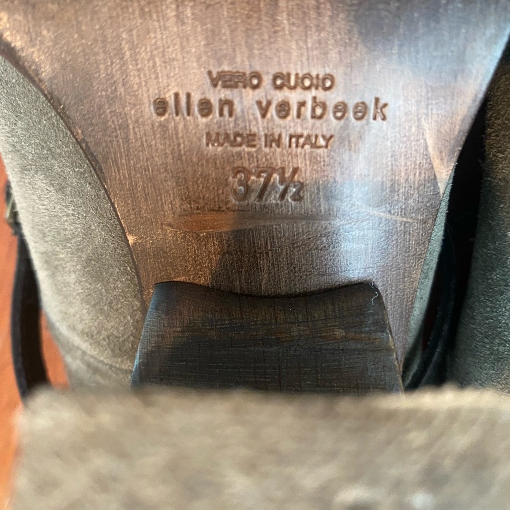 Ellen Verbeek size 37.5 Grey suede pumps
